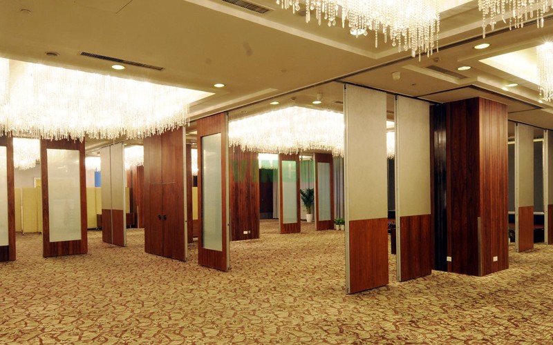 vách ngăn di động tphcm