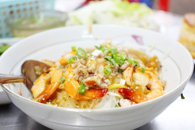 Hủ tiếu càng cua chùa Thanh Xuân 