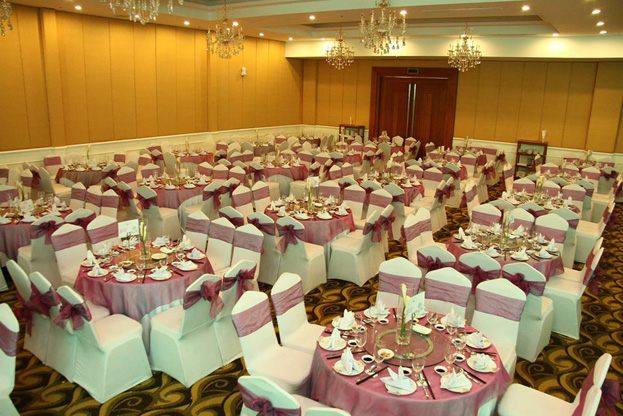 vách ngăn di động nhà hàng