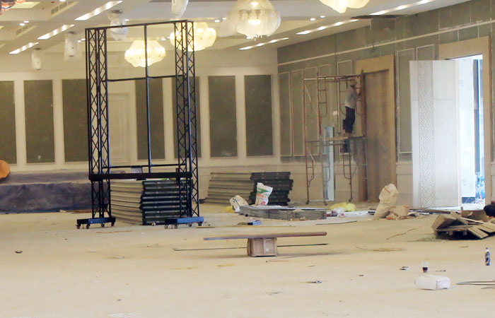 mua vach ngan di dong o dau