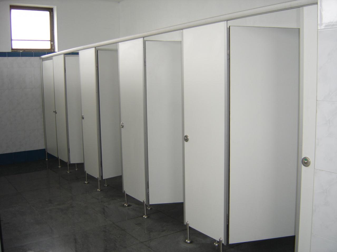 vach ngan ve sinh quan nhau